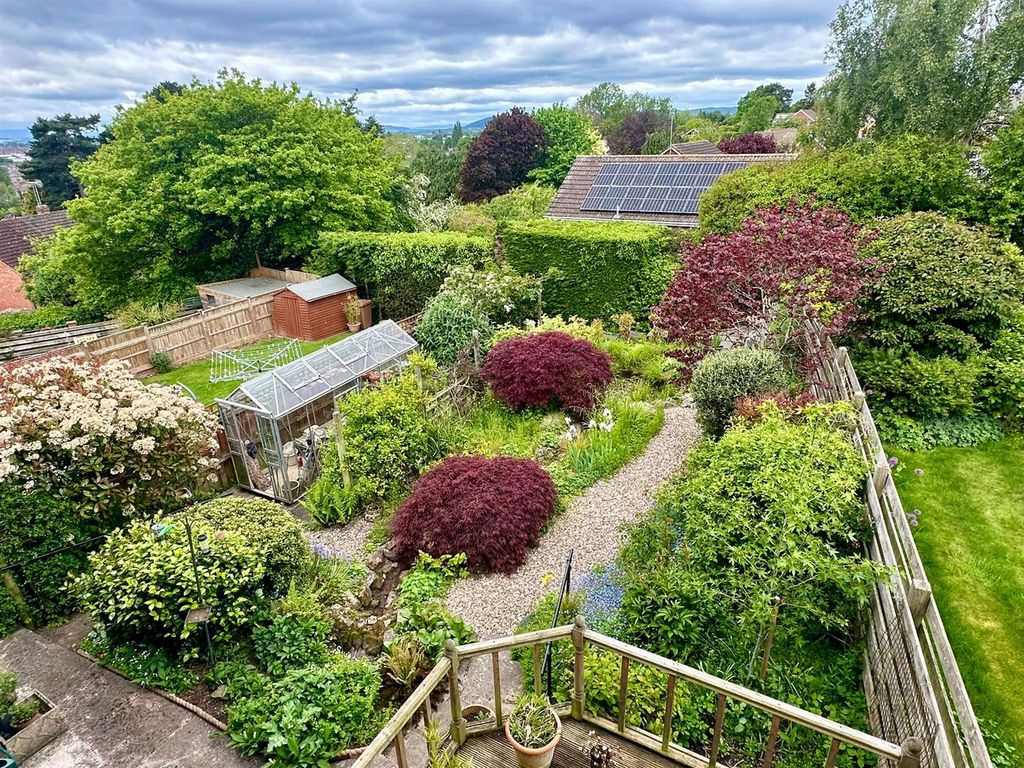 Property photo 2 of 18