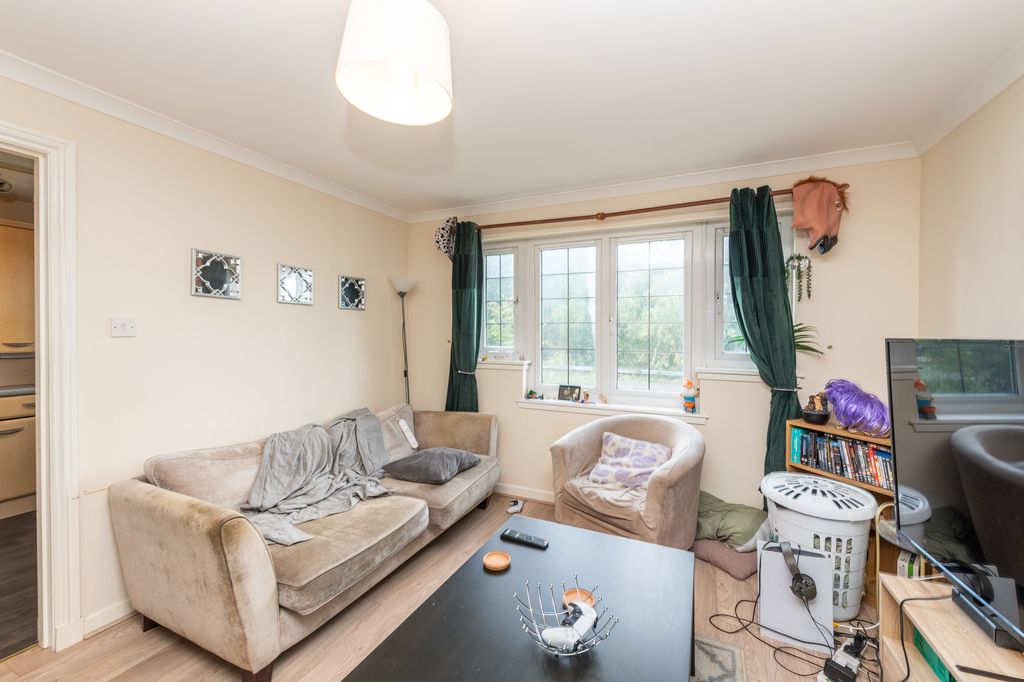 Property photo 3 of 25