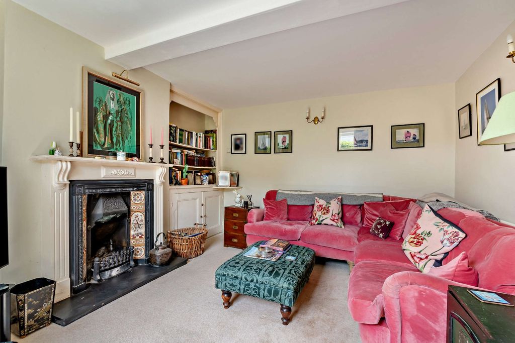 Property photo 2 of 15 Sitting Room