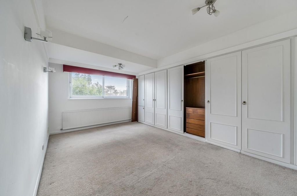 Property photo 3 of 12 Davidson Frost-Wellings, Dfw, Oak Lodge Close, Bed