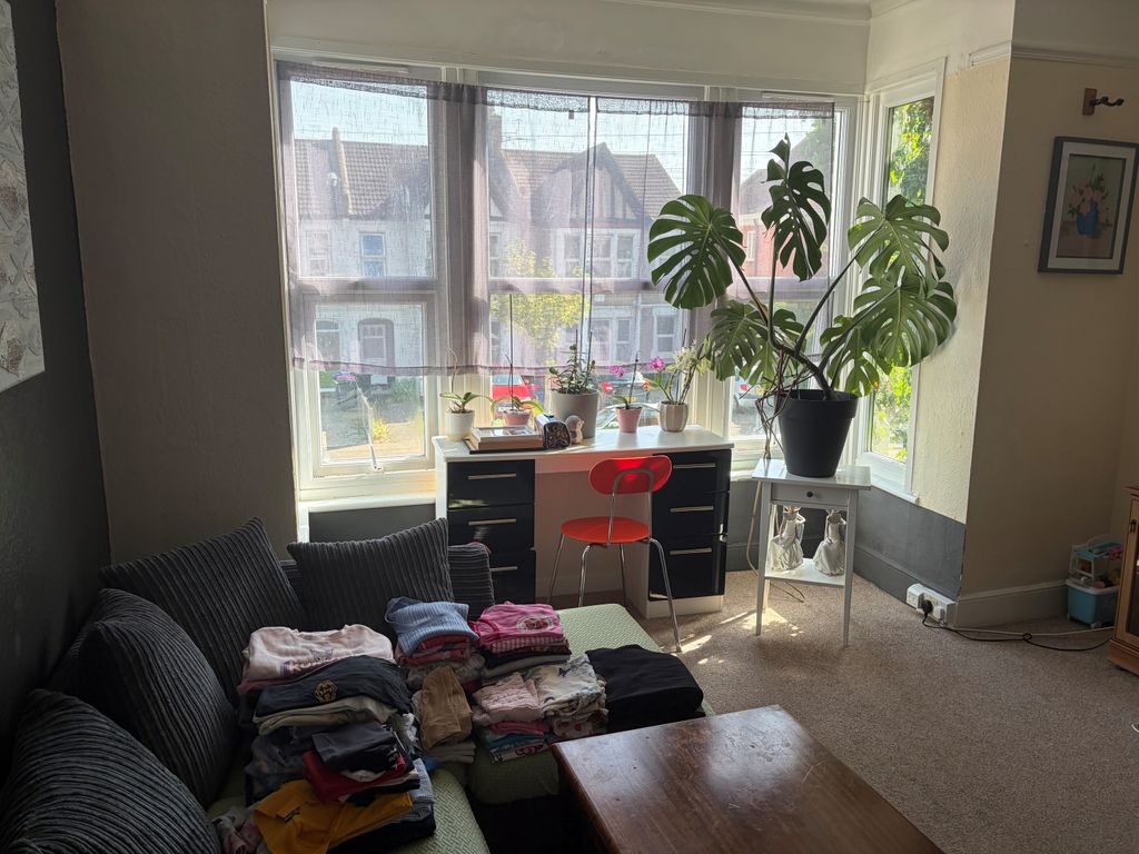 Property photo 1 of 3