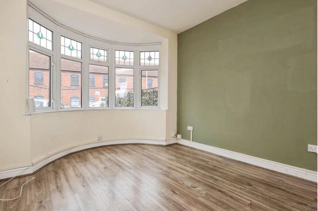 Property photo 2 of 10 Front