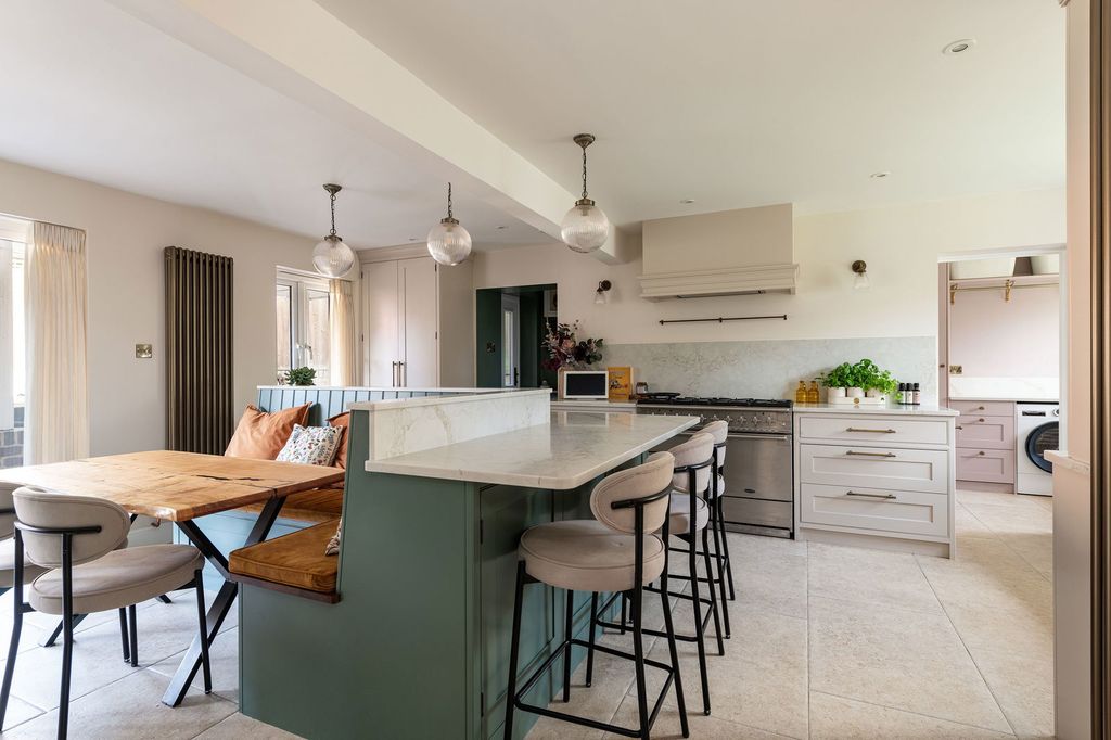 Property photo 3 of 25