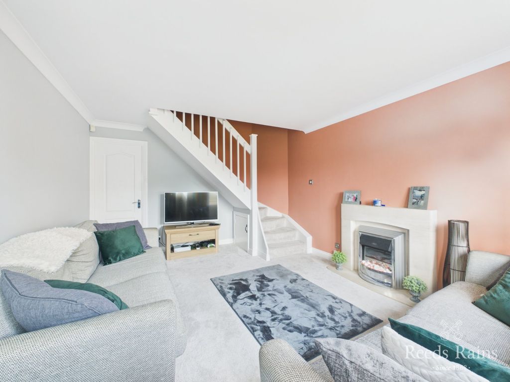 Property photo 2 of 24 Sitting Room