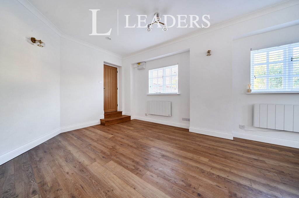 Property photo 2 of 22 93973862-Cf4A-4F3...