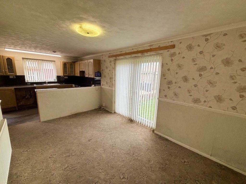 Property photo 3 of 20 Dining Room