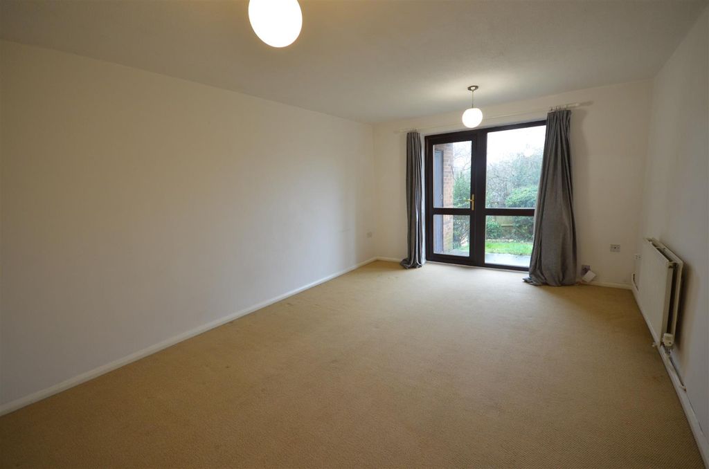 Property photo 3 of 6