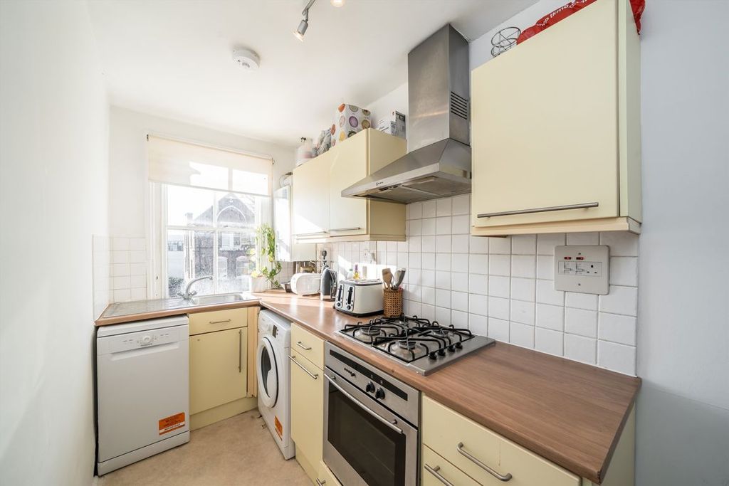 Property photo 3 of 6