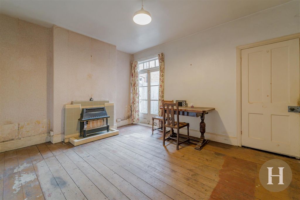 Property photo 3 of 23 Hadleigh Estate Agents-5.Jpg