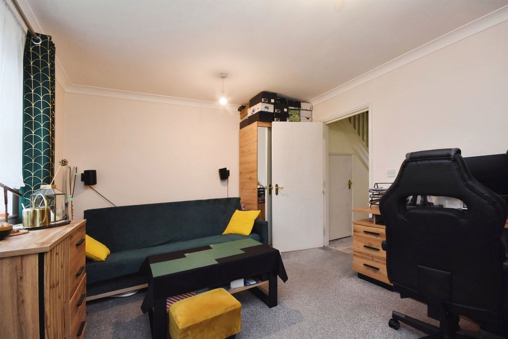 Property photo 3 of 16