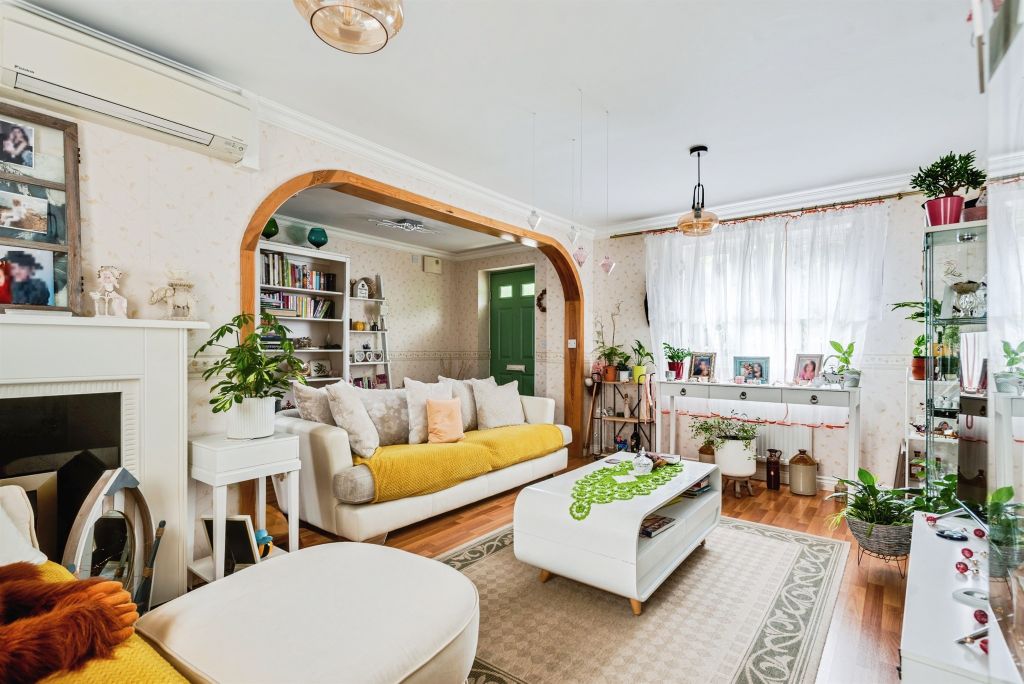 Property photo 3 of 17