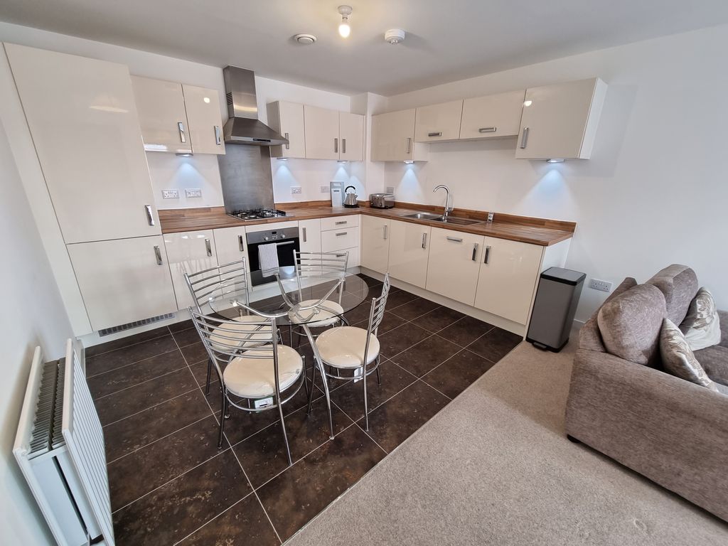 Property photo 2 of 7 Kitchen
