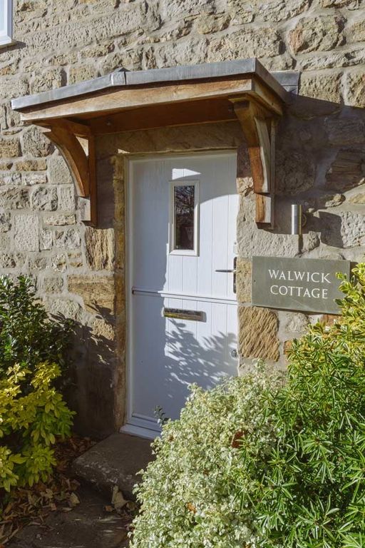 Property photo 2 of 33