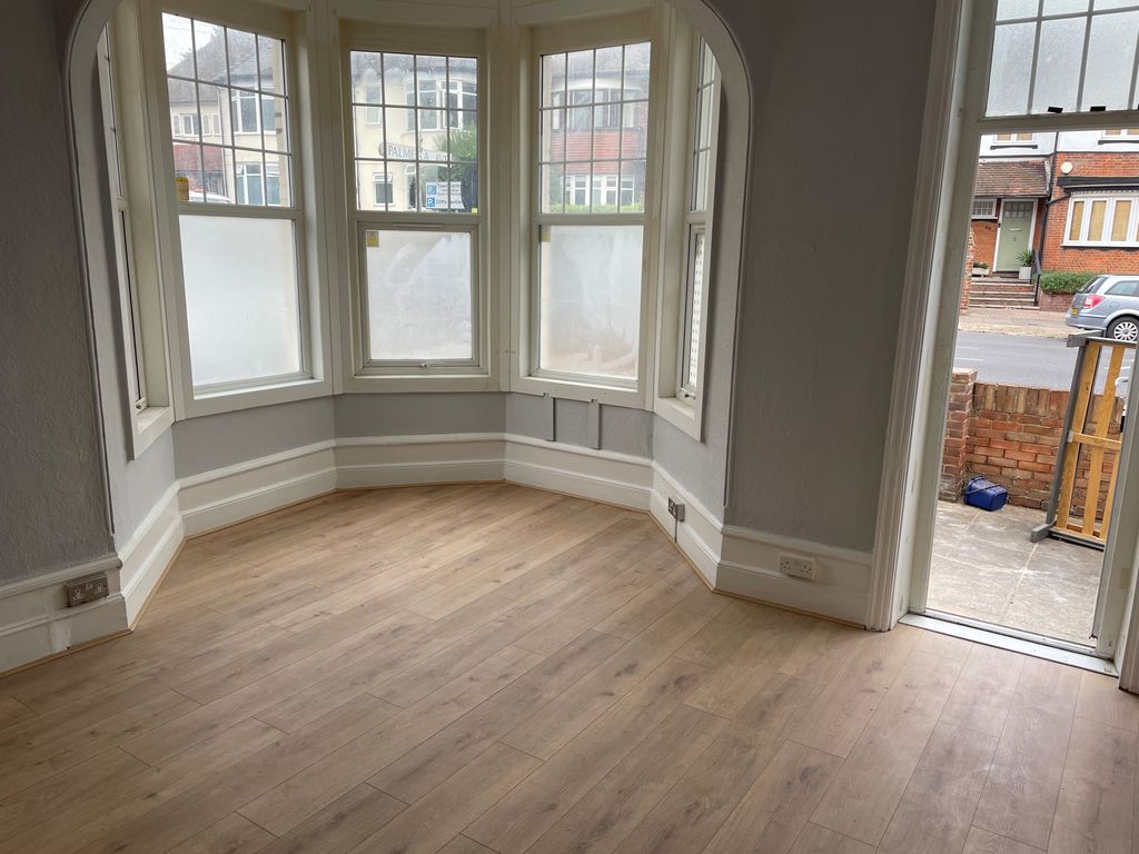 Property photo 1 of 3