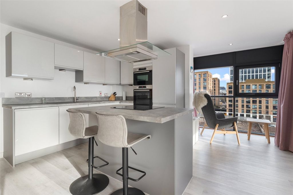 Property photo 2 of 22 Picture No. 23