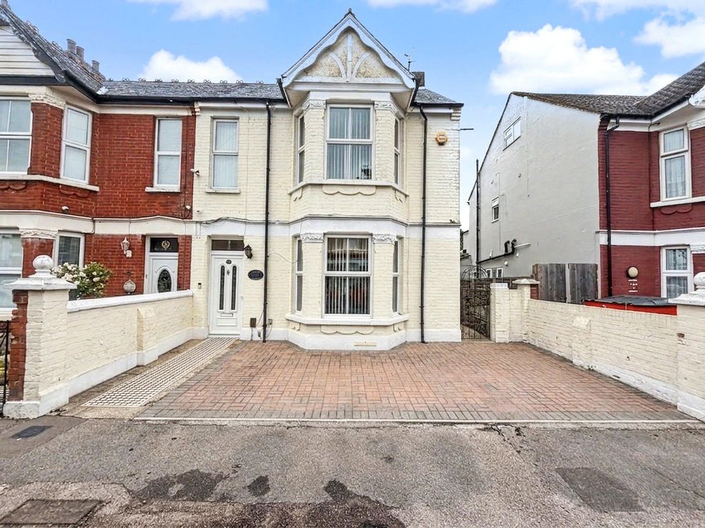 Property photo 1 of 21 Picture No. 12