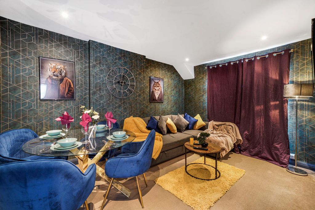 Property photo 1 of 60