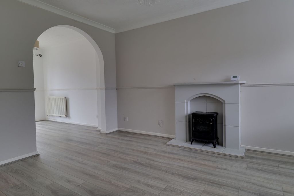 Property photo 2 of 11 Photo 13