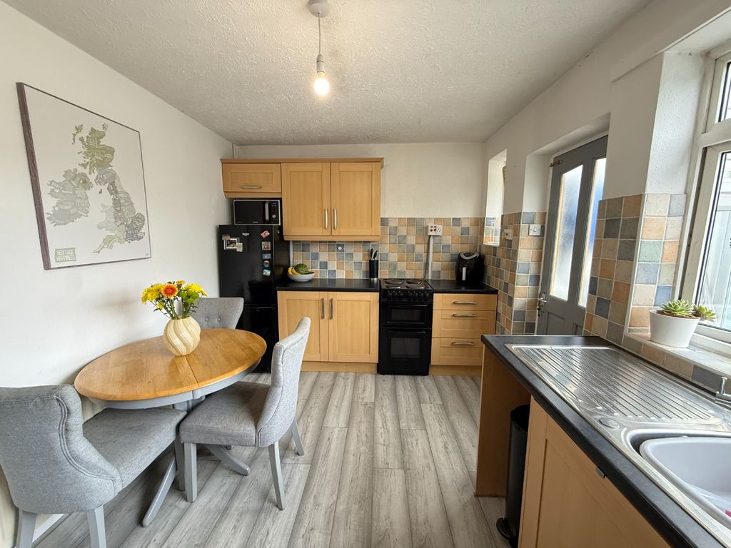 Property photo 2 of 13 5196193