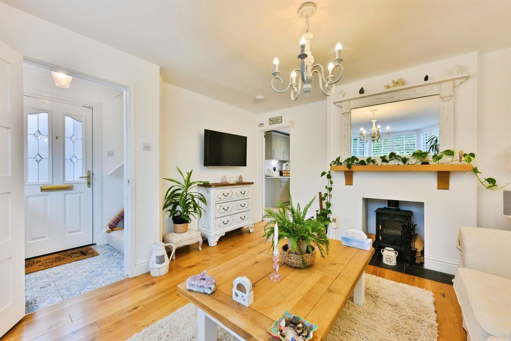 Property photo 3 of 23