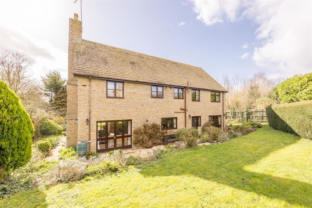 Property photo 2 of 17 Secluded And Relaxed