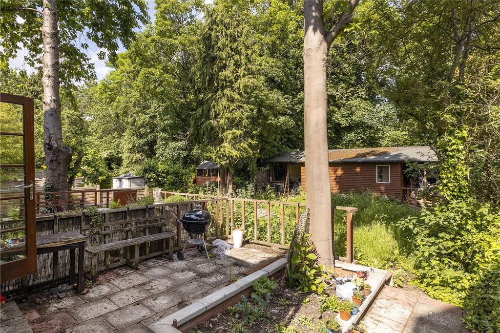 Property photo 3 of 10 Private Garden Area