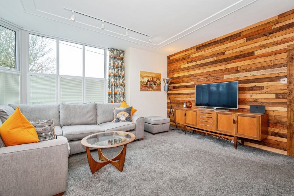 Property photo 2 of 17 Pbox-Img.Jpg