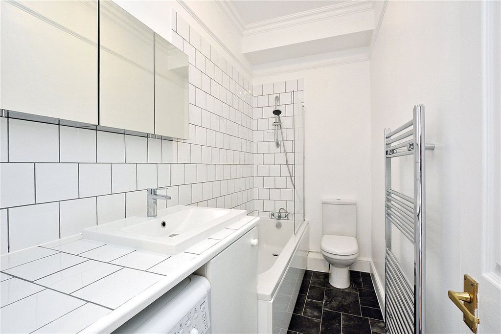 Property photo 2 of 8 Picture No. 19
