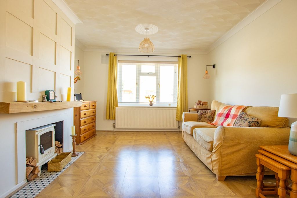 Property photo 3 of 24 5204775