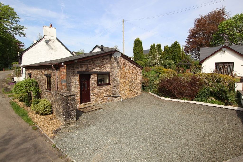 Property photo 2 of 26