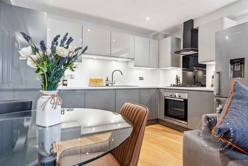 Property photo 3 of 29 Vicarage-Mews-19.Jpg