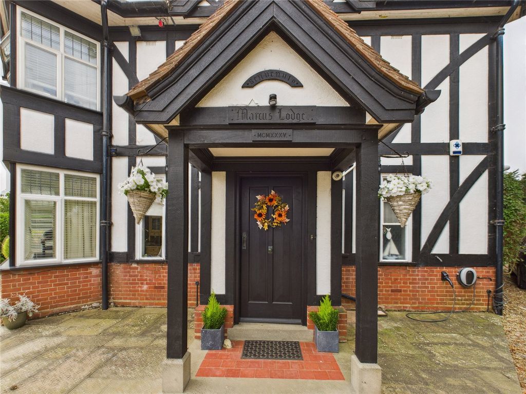 Property photo 2 of 29 Picture No. 31