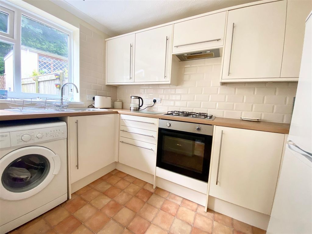 Property photo 3 of 15 Kitchen