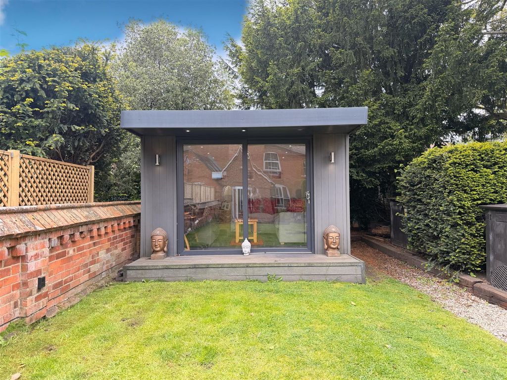Additional image 30 of 5 bed town house for saleHerrick Road, Loughborough LE11
