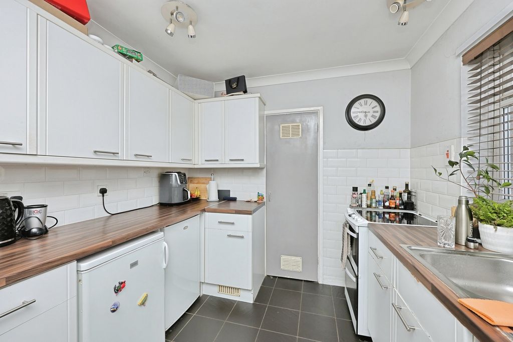 Property photo 3 of 11 Pbox-Img.Jpg