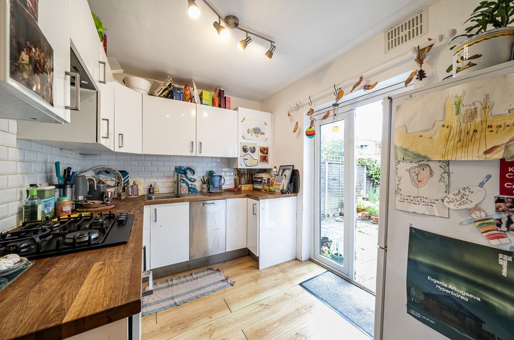 Property photo 2 of 13 1473088-11-6A26c1...