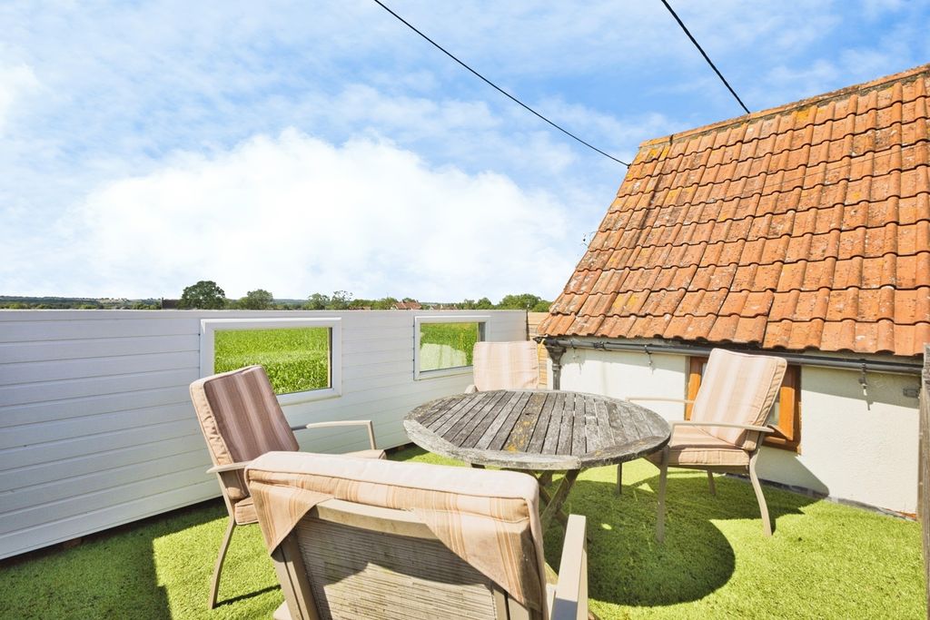 Property photo 3 of 18 Pbox-Img.Jpg