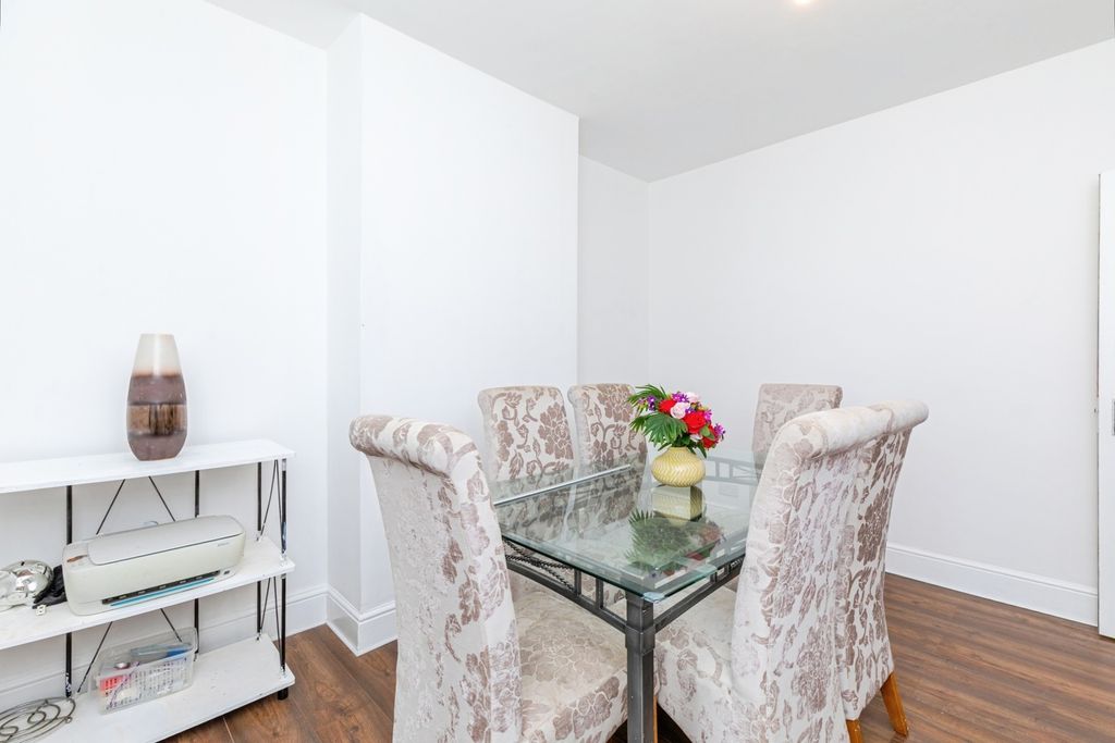 Property photo 2 of 16 Photo