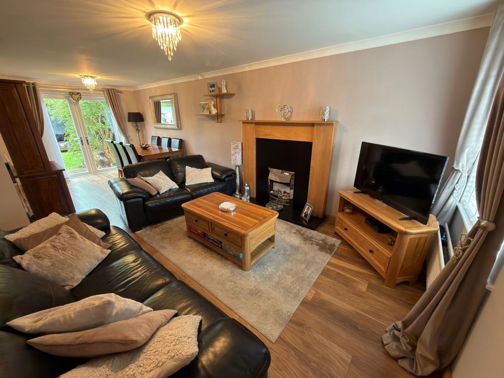 Property photo 3 of 15 8F3Dd970-4d3B-4B49-8978-F75Aca193c60