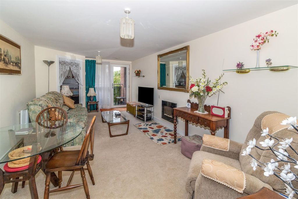 Property photo 2 of 10 6Fd836Ec-901c-4F43-966A-1E2E12650E28.Jpg