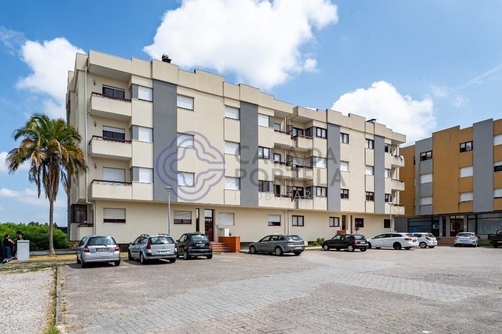 Property photo 1 of 27 Sale Of T2 Apartment On Largo 25 De Abril, In Gião, Feira