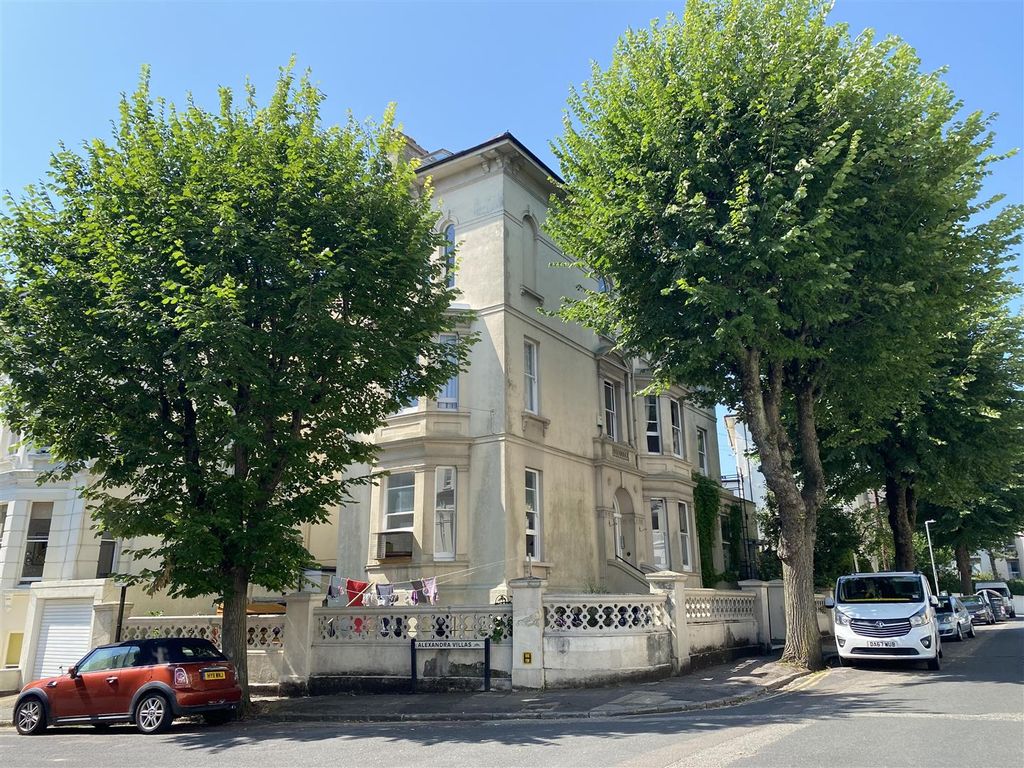 Property photo 1 of 7 1 Front.Jpg