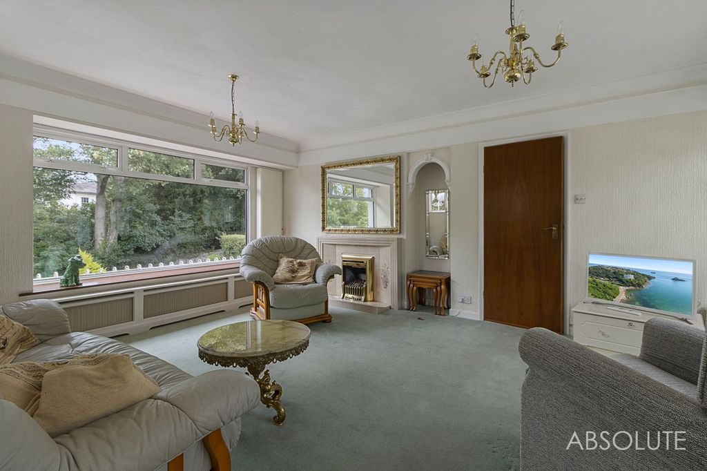 Property photo 3 of 27