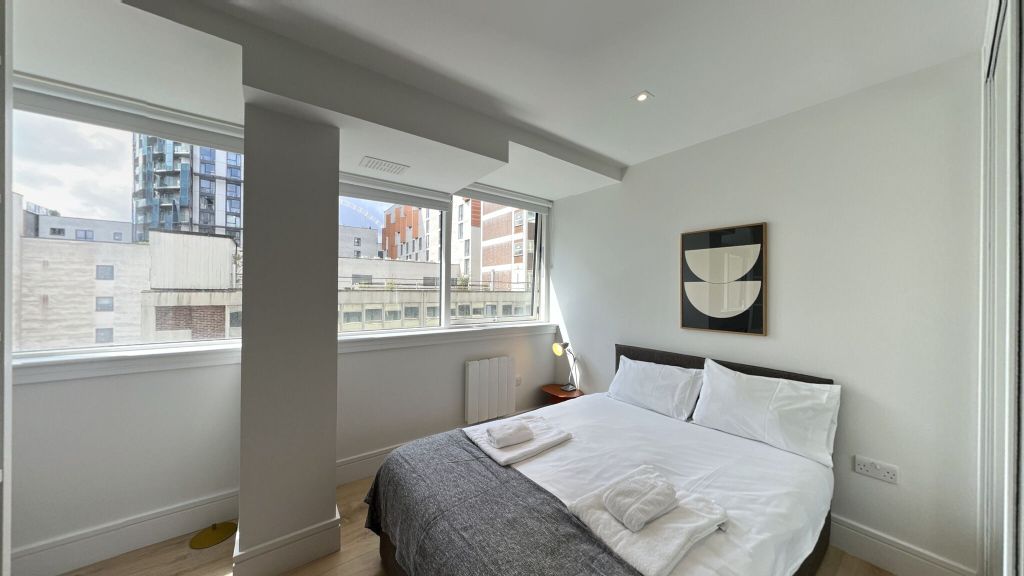 Property photo 3 of 17 Bedroom