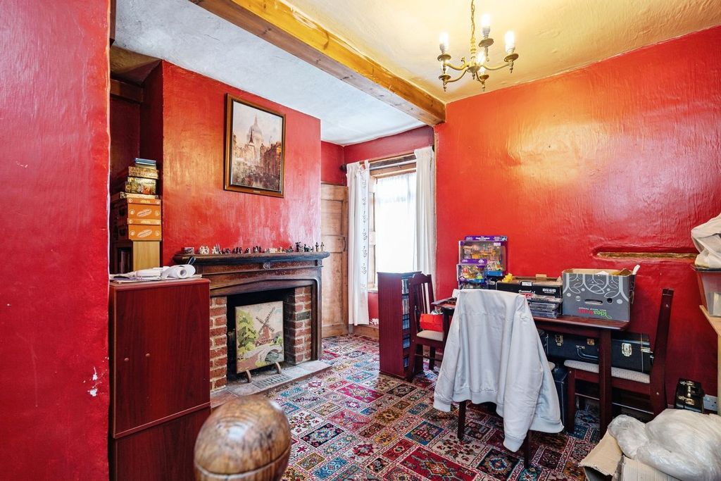 Property photo 2 of 20