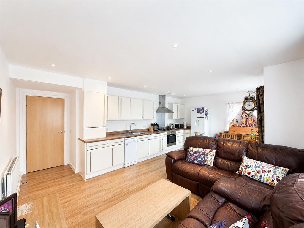 Property photo 2 of 11 Kitchen/ Reception Room
