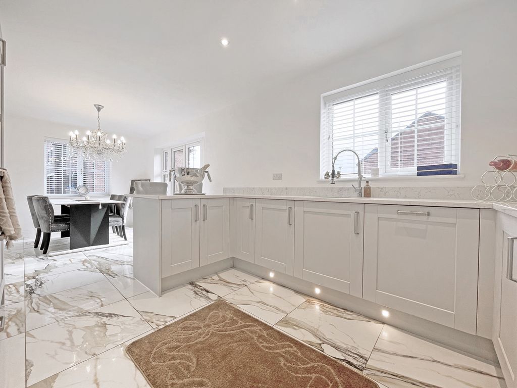 Property photo 3 of 27