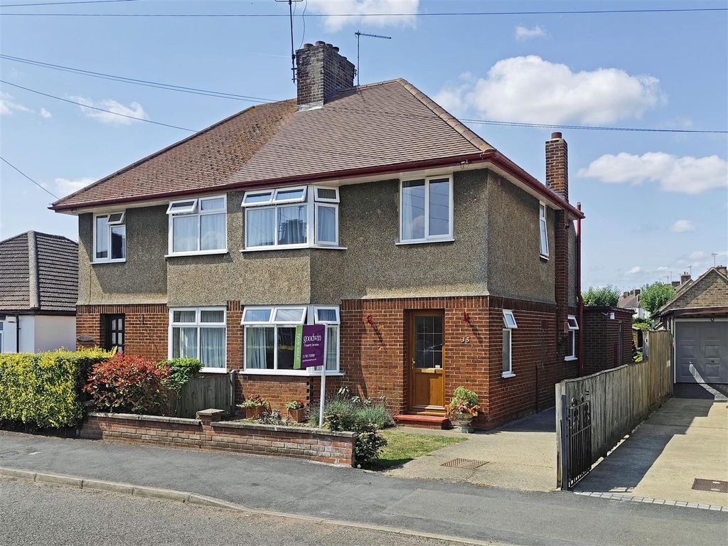 Property photo 1 of 13 Doughty Street, Stamford