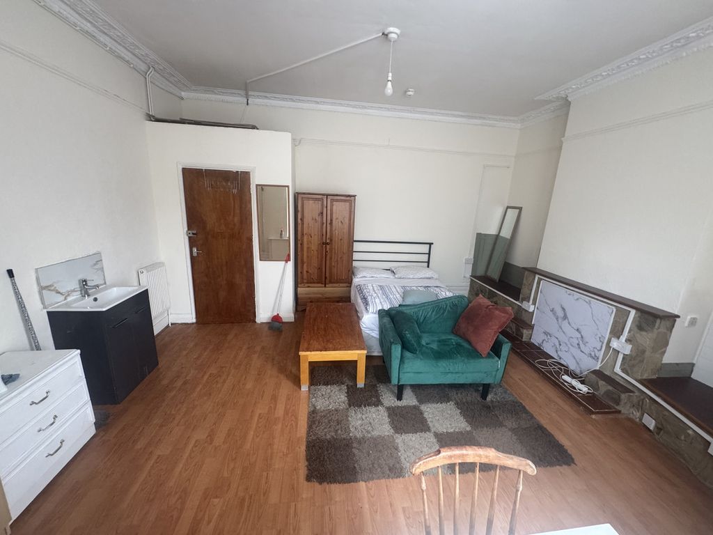 Property photo 2 of 3