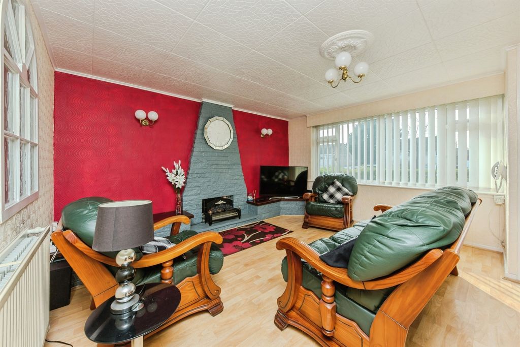 Property photo 2 of 19